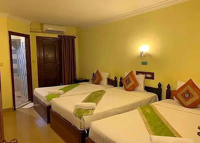 Town Hotel 3*