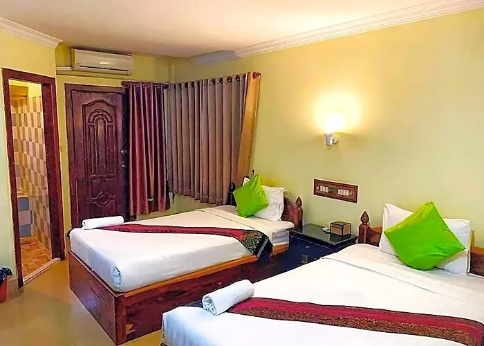 Town Hotel 3*